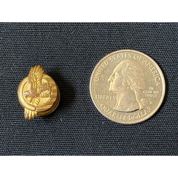 Buttonhole Badge WWII US Army Ruptured Duck Honorable Discharge VINTAGE MILITARY - Picture 3 of 3